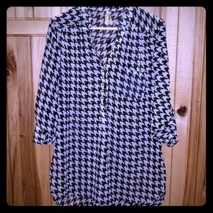 LADIES HOUNDSTOOTH BLOUSE